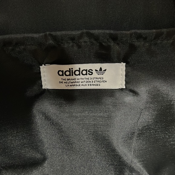 ADIDAS ORIGINALS GRAPHIC Men or Women A MODERN BACKPACK BLACK New - Picture 5 of 6